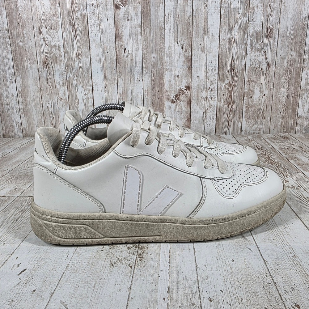 Veja V-10 White Leather Low Top Sneakers Womens Size 10 EUR 41 Brazil V10 Shoe